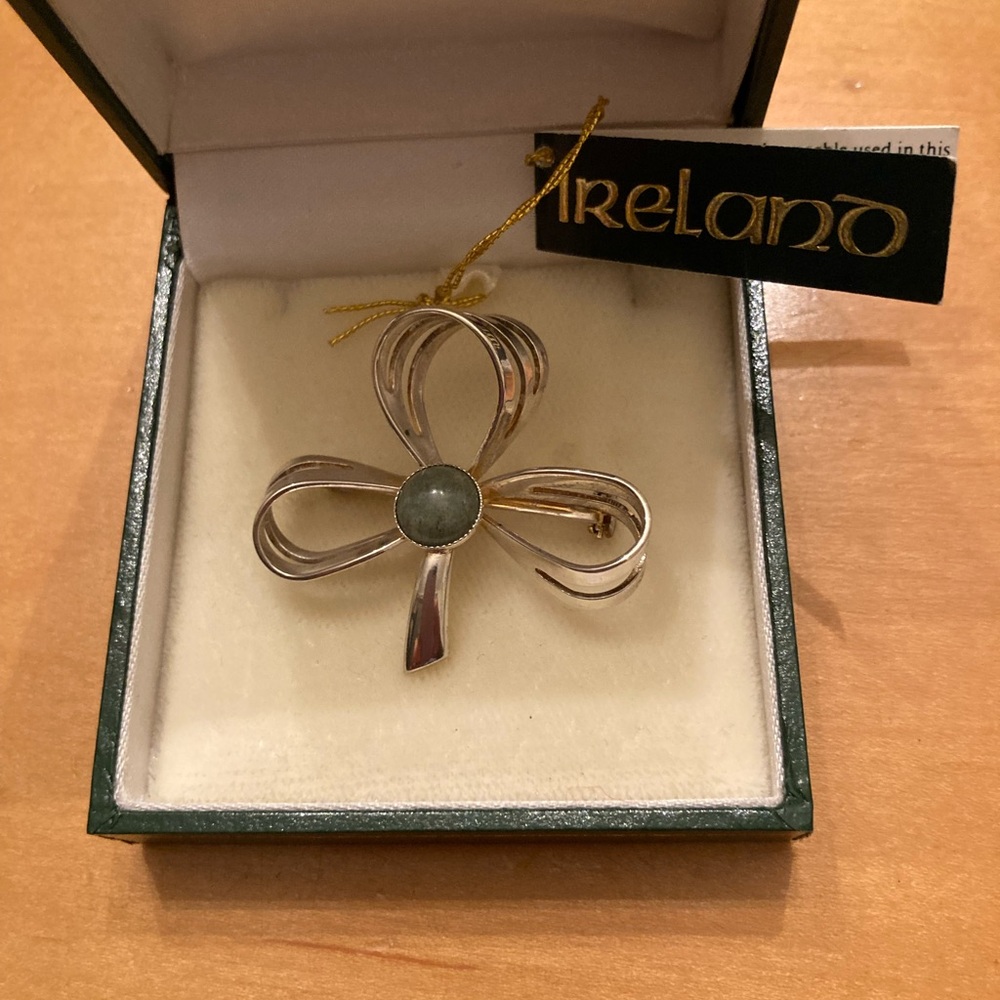 Vintage Irish Connemara Marble Bow Brooch Silver Tone Made in Ireland